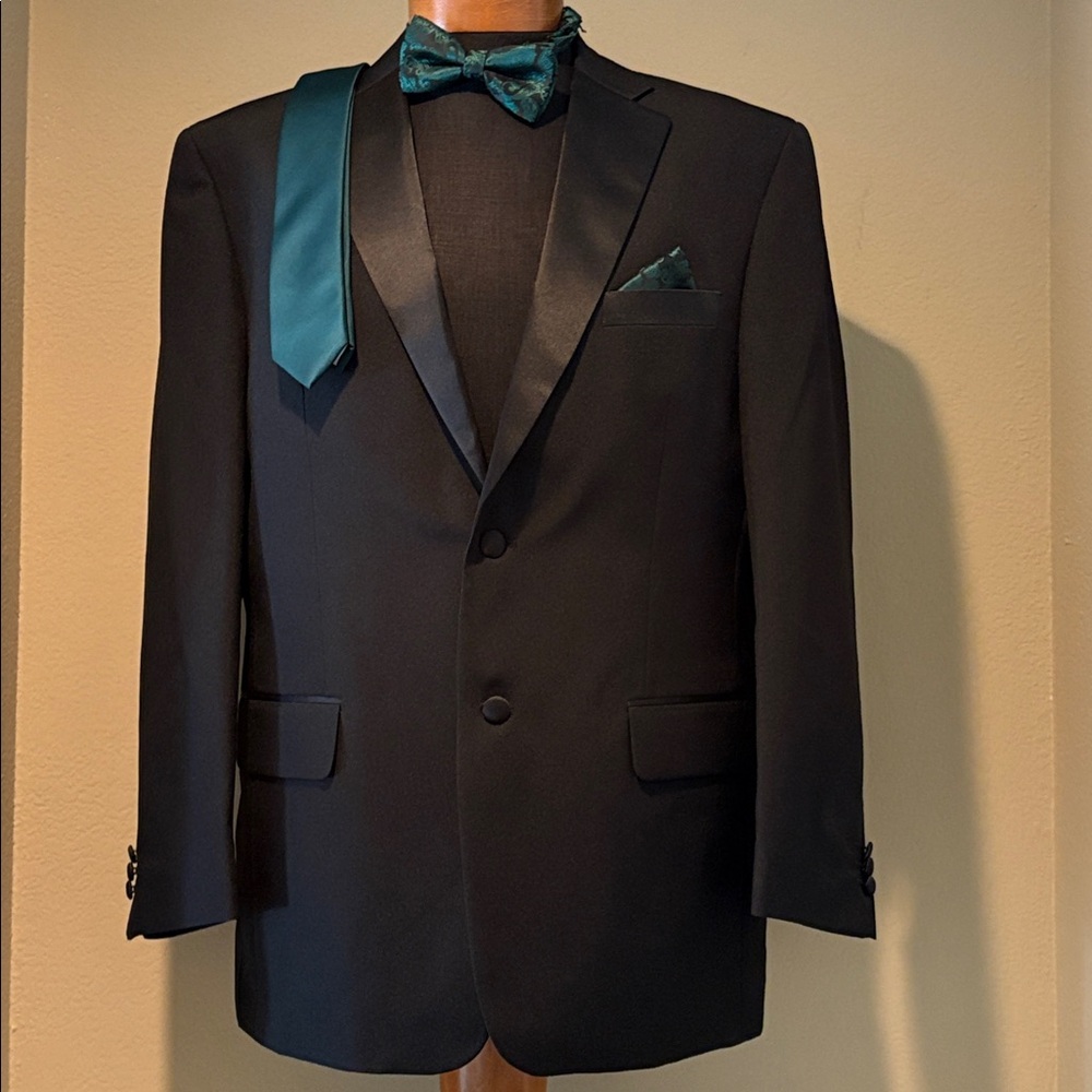 Royal Diamond Tuxedo with Ties